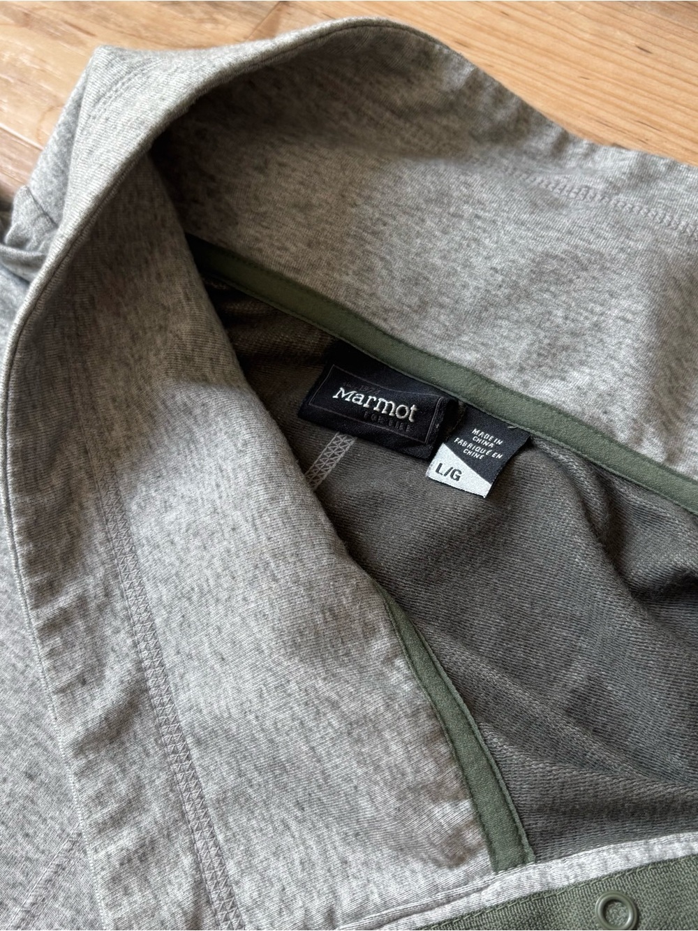 Marmot Funnel Neck with Snap Pullover size L Gray with Olive Trim